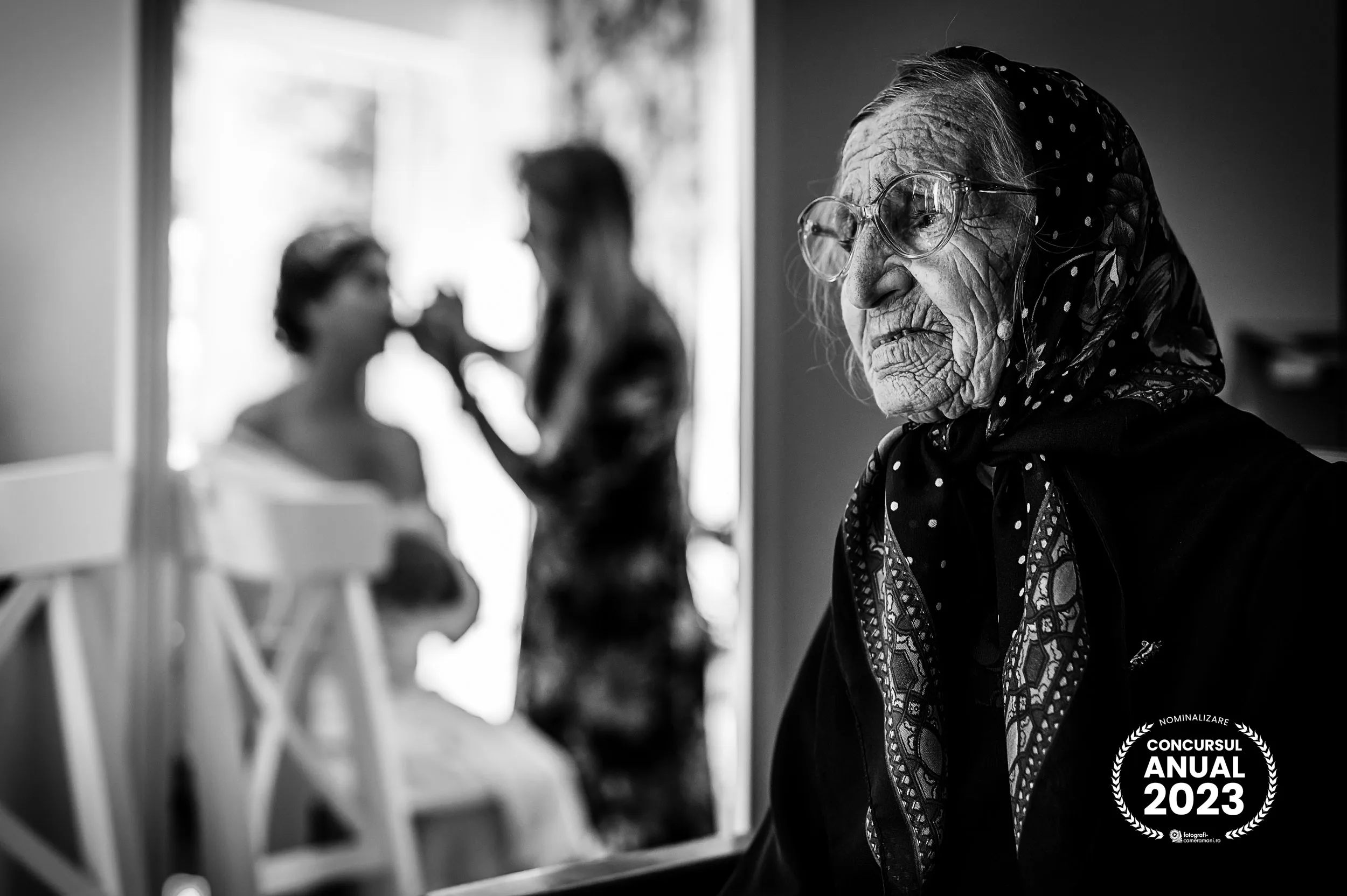 Fotograf nunta Bucuresti documenteaza discret pregatirile miresei